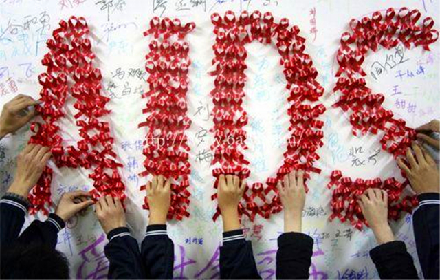 非洲一只黑猩猩,是怎么把艾滋病传给非洲黑人,再传到全世界的?