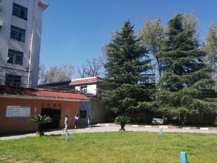 贵阳市花溪区英豪学校（寄宿学校）