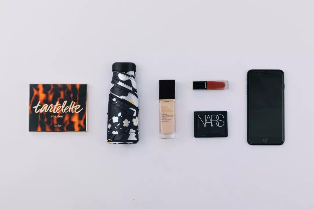 即使下冰雹也能挡的Banana晴雨伞，一甩即干下一秒遮阳，我需要它