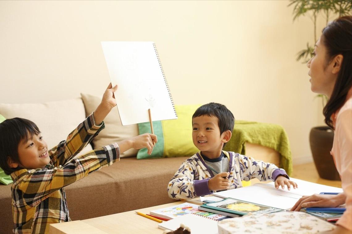 孩子到叛逆期油盐不进软硬不吃,青春期的孩子不和父母沟通怎么办