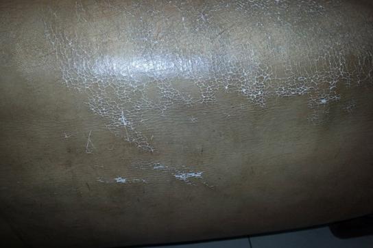 家具受潮如何烘干,家具受潮发霉有什么办法