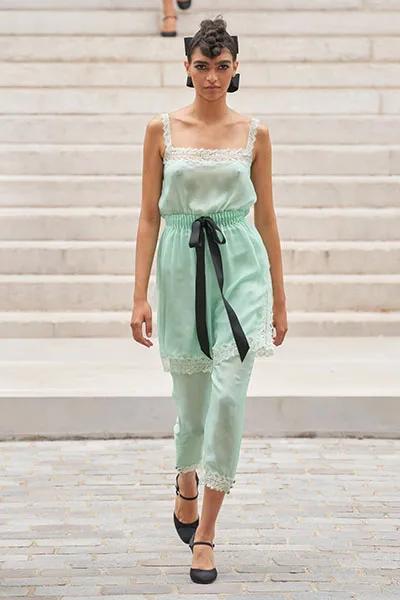 辣眼睛的威尼斯红毯女星惊艳,威尼斯红毯女星惊艳