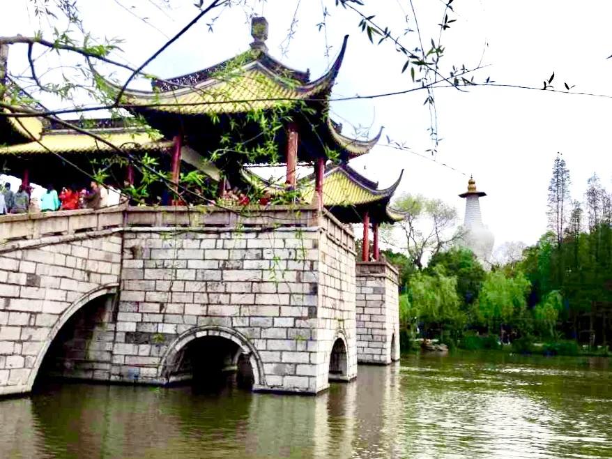 “天下三分明月夜，二分无赖是扬州”，扬州是一座怎么样的城市？