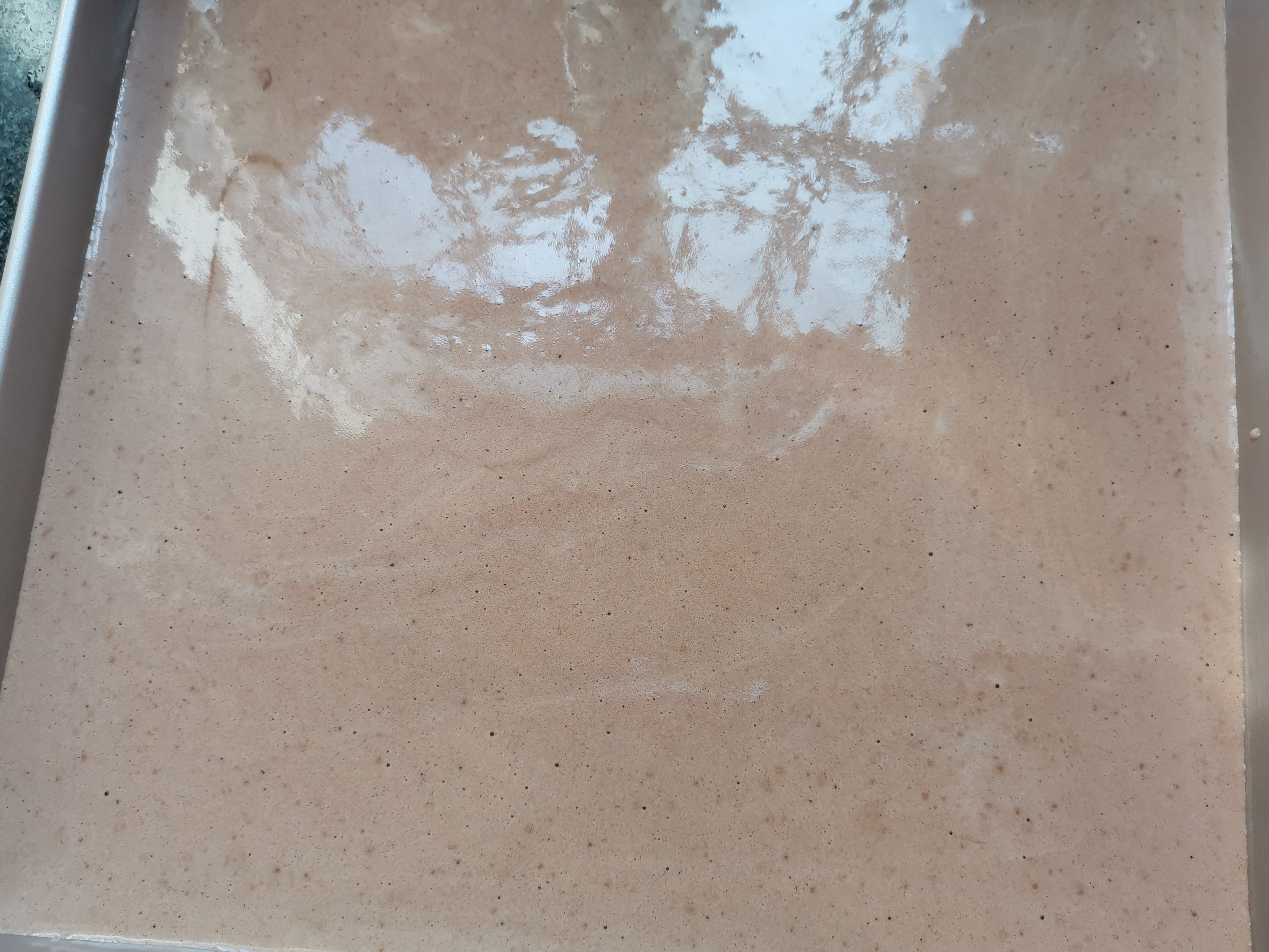 心型的巧克力纸杯蛋糕,带巧克力馅的纸杯蛋糕