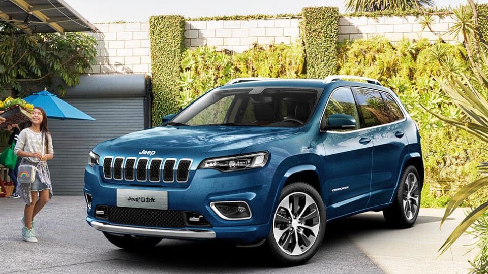 2020款jeep自由光降价4万,jeep自由光1.4油耗多少