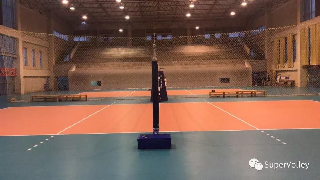 只要排球没落地就不放弃,希望在排球的道路上越走越远