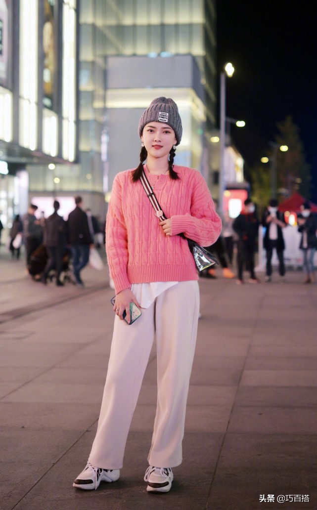 冬季厚大衣和直筒裤怎么搭配,男生直筒裤加绒搭配黑色棉服