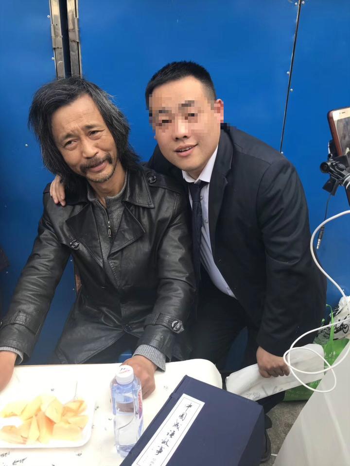 瑗胯鍝ヨ藩鍦ㄥ湴涓婂彨娌堝穽鐖哥埜,娌堝穽璺笅鐗囨