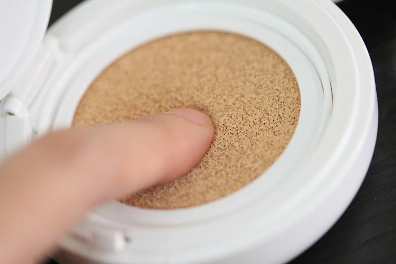 兰芝雪润无瑕气垫粉凝霜,兰芝粉气垫干皮测评