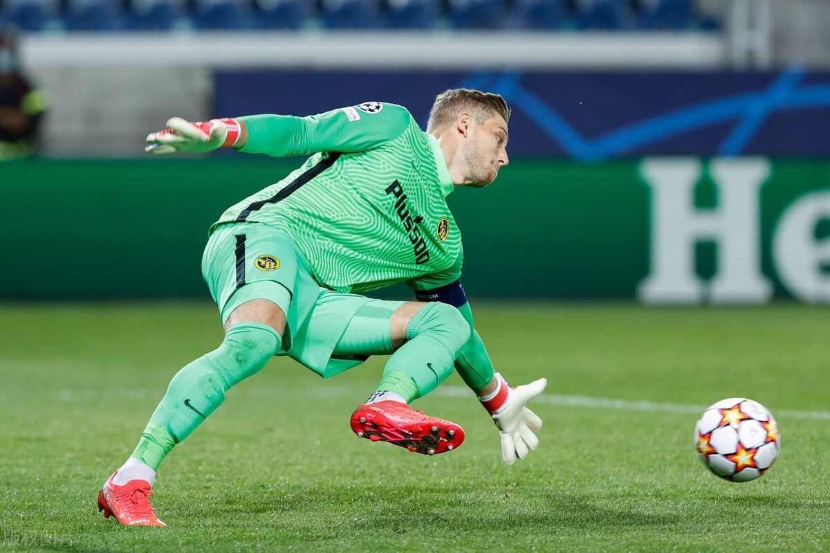 曼联0-1爆冷输给西汉姆联,曼联0-3惨败纽卡斯尔