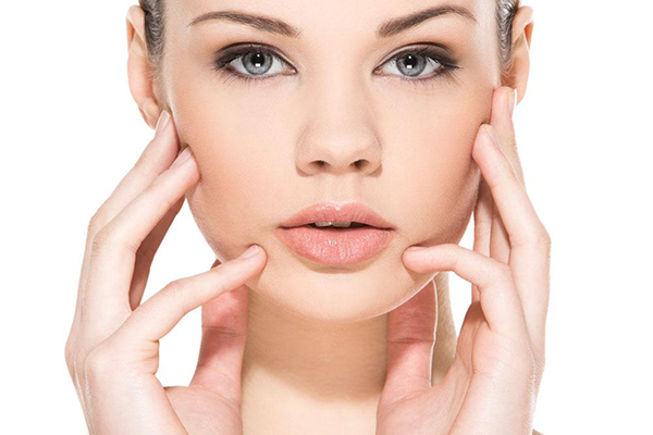 唇纹深怎么办怎么改善,有唇纹唇色深怎么办