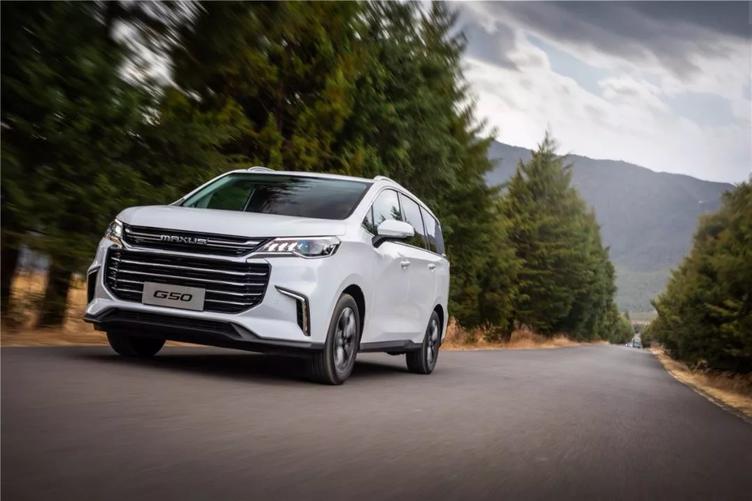 上汽大通maxusg50试驾,上汽大通g50试驾对比广汽传祺gm6