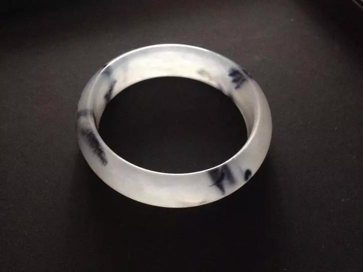 玉镯养人,可以养人的玉镯