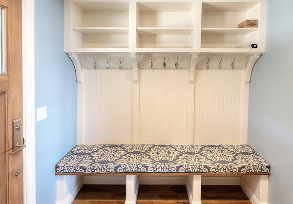 进门墙上的布置,进门正对一面墙怎么设计好