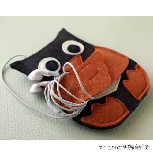 耳塞线跟充电线怎么接,耳机充电线收纳小妙招