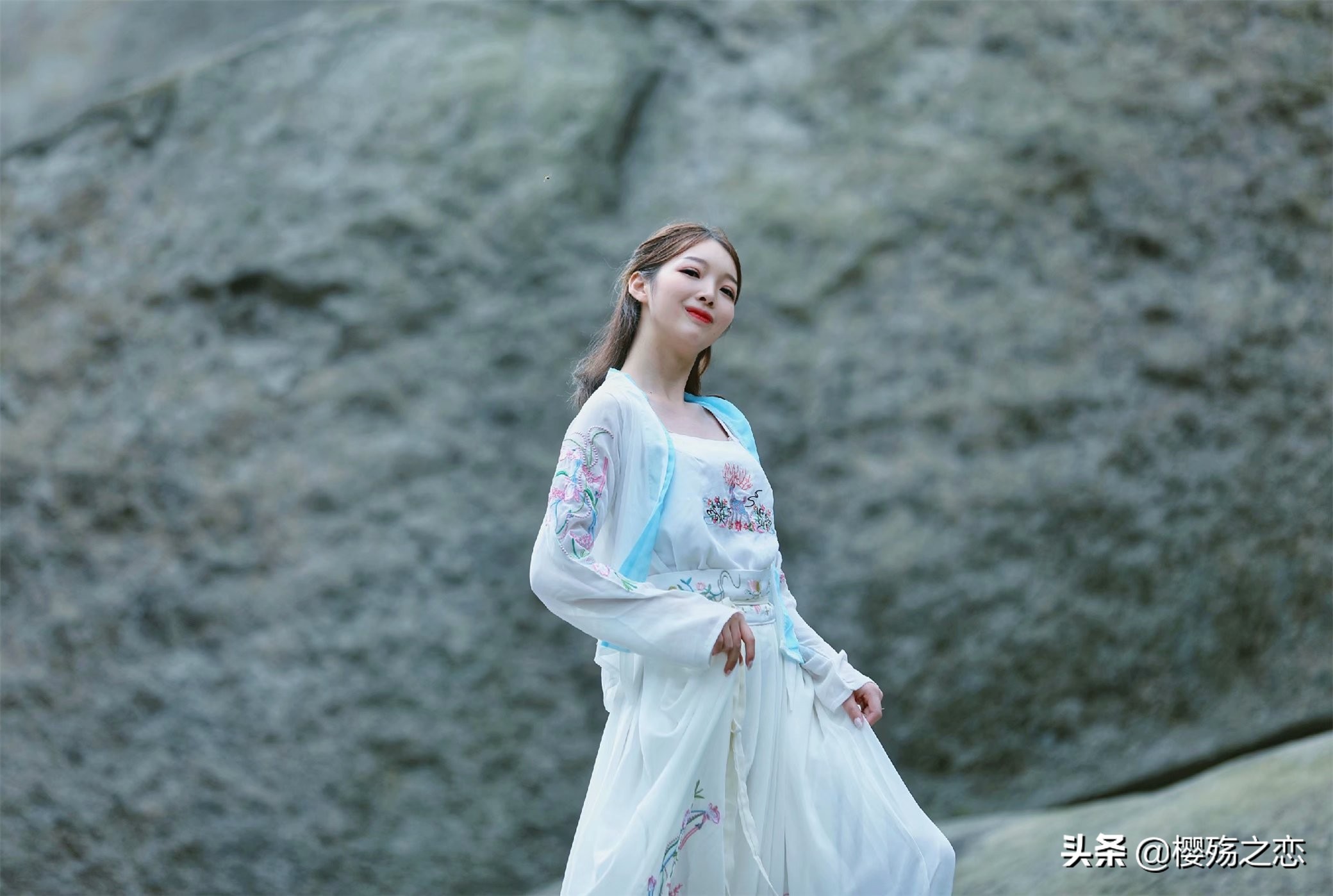 琉璃拍摄现场安徽天柱山,安徽三大名山哪个景色好