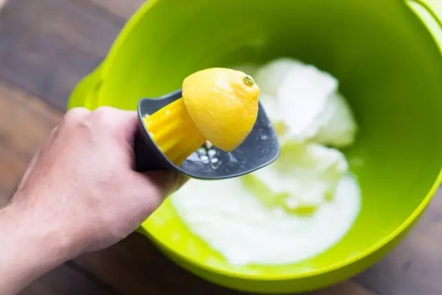 简单8寸芒果慕斯最佳配方,颜值高又超级好吃的芒果慕斯