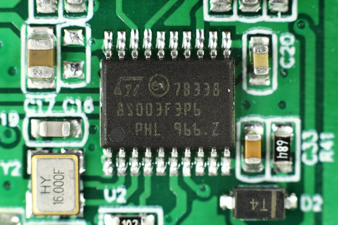 yeelight无线充电夜灯拆解,拆解cyansky手电筒