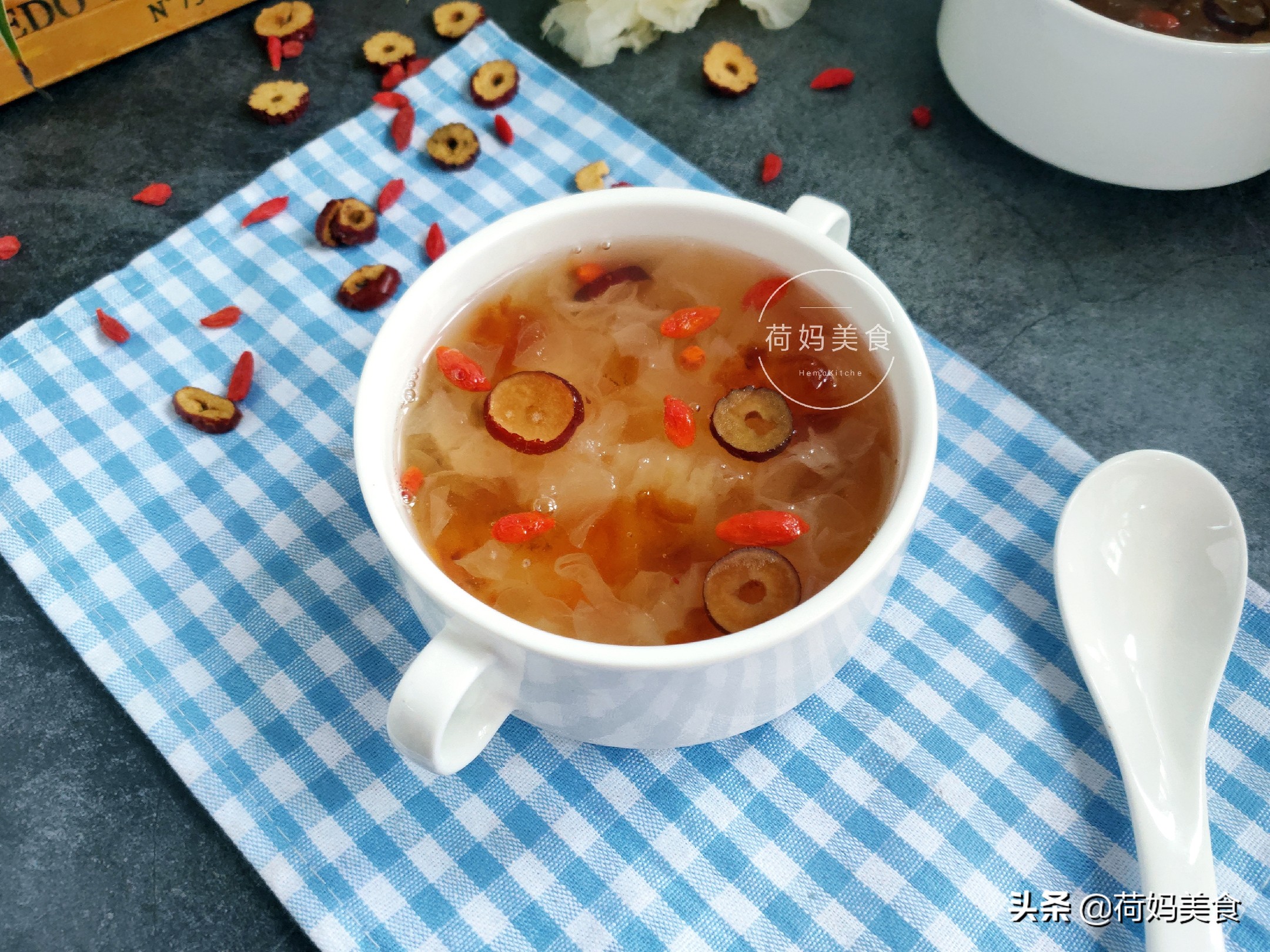 5分钟就能做好的营养汤懒人必备,爱美的女人要经常喝这种汤