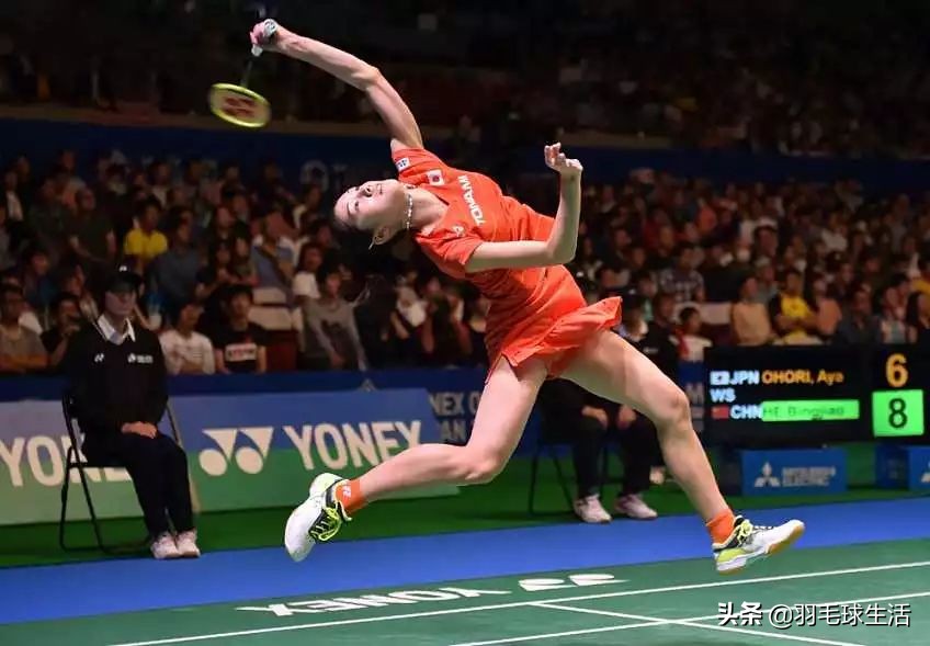 有道理！谁又不是一边受伤，一边坚持打羽毛球呢？