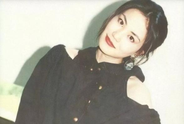 王菲的情史经历,王菲情史谈过几次恋爱