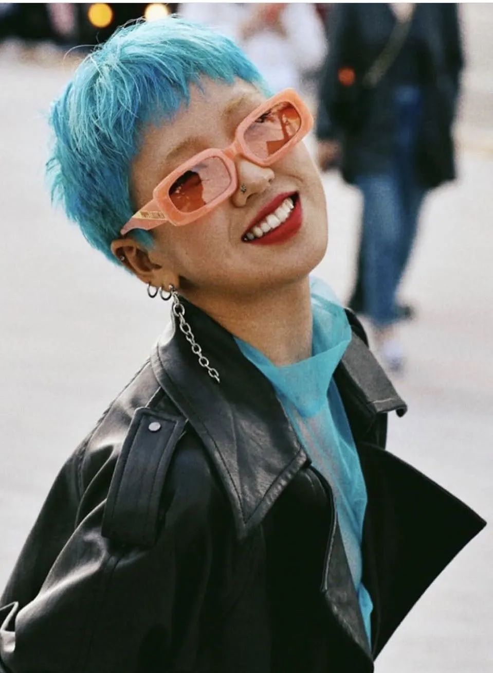 女士怎么挑选适合自己的墨镜,怎么选墨镜框适合脸型