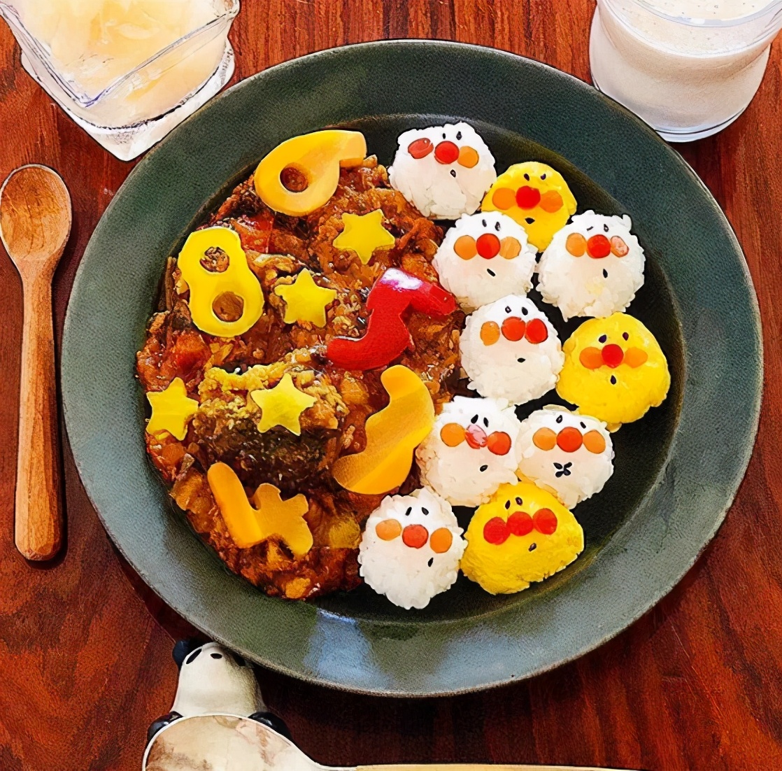 2岁宝宝每天吃饭都要喂好不好,2岁宝宝每餐只吃一点点饭