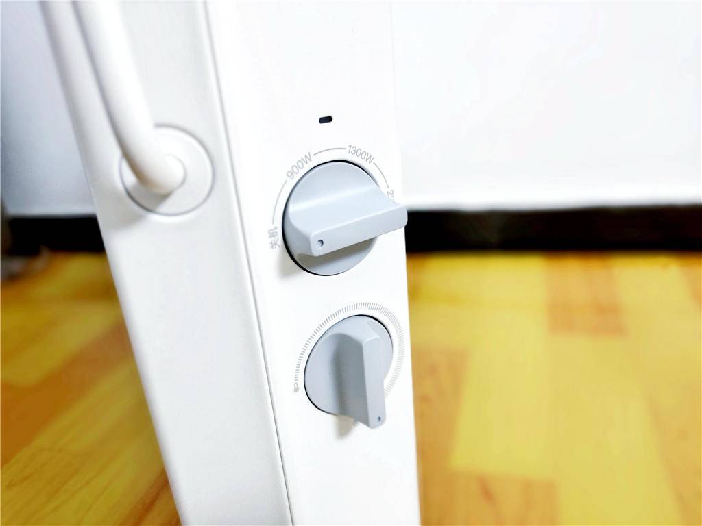 智米石墨烯电暖器,智米石墨烯电暖器与踢脚线pro