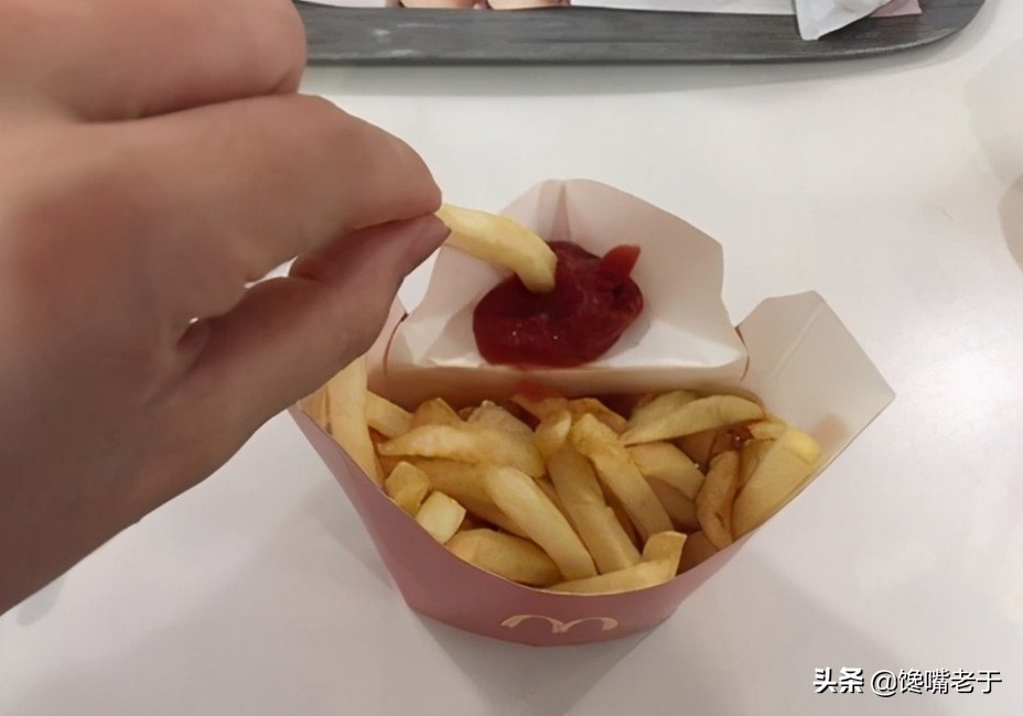 吃肯德基番茄酱挤哪里,吃肯德基番茄酱挤哪