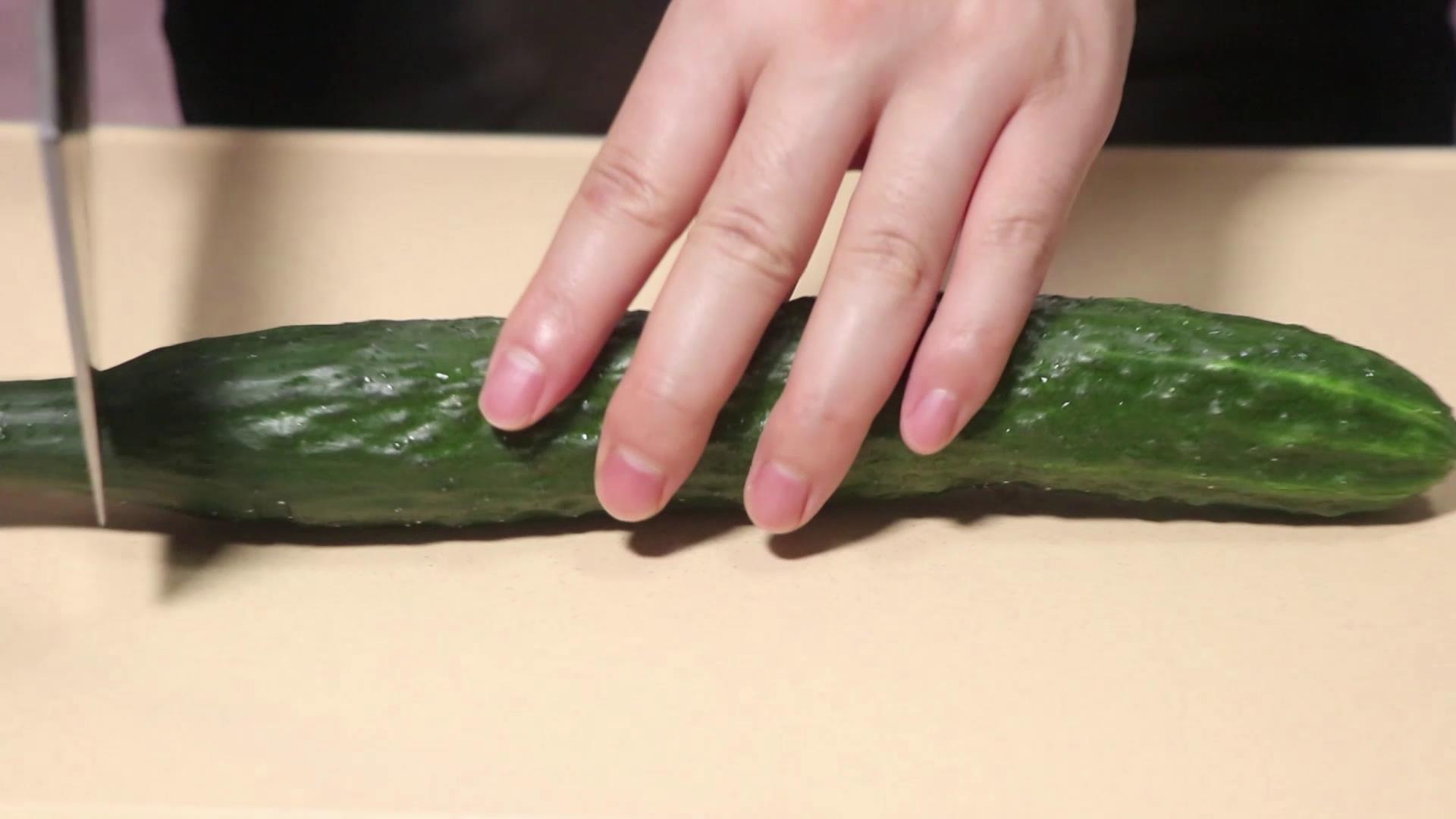 怎样腌黄瓜又脆又好吃,腌黄瓜好吃有秘诀一天就能吃