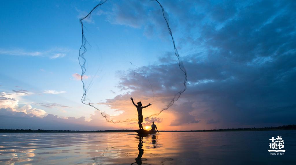借钱不回消息还有必要往来吗,不愿意借钱的朋友还要来往吗