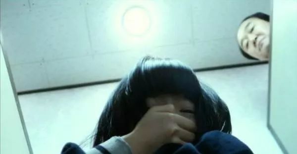 *拍偷**产业链下，国人再无隐私