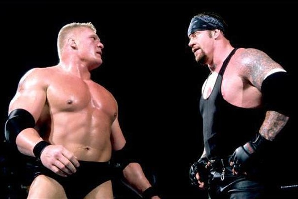 送葬者淘汰巨石强森和大秀哥,送葬者凯恩巨石强森大秀哥联手