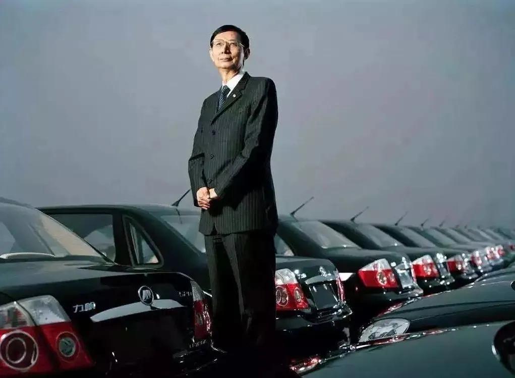 两位亿万富豪先后因她破产,两位富豪亿万家产全被她败光