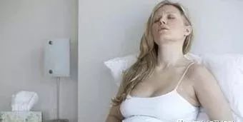 孕期见红怎么办宝妈们要注意,怀孕妈妈要注意如何警惕宫外孕