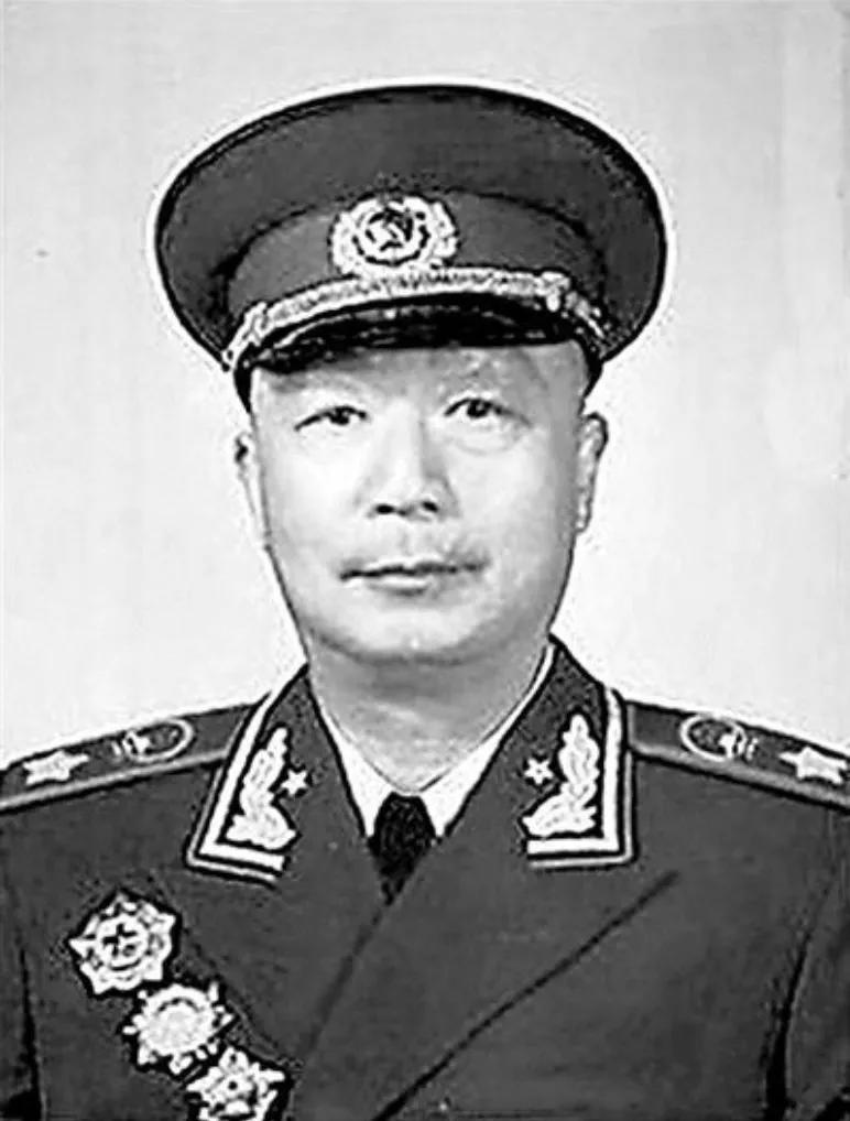 今天是他的逝世纪念日，当年正是在他的主持下，我国导弹原*弹子**事业取得举世瞩目的成功