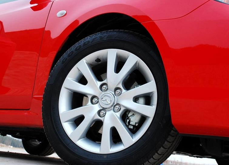 不多见的进口车品牌,老马自达3两厢2.0