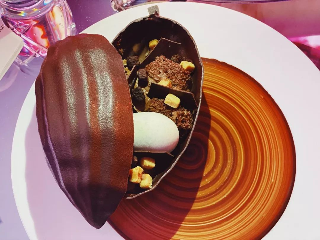 睡在获奖无数的这家酒店，一晚吃掉14颗星米其林，这样的旅行爱了