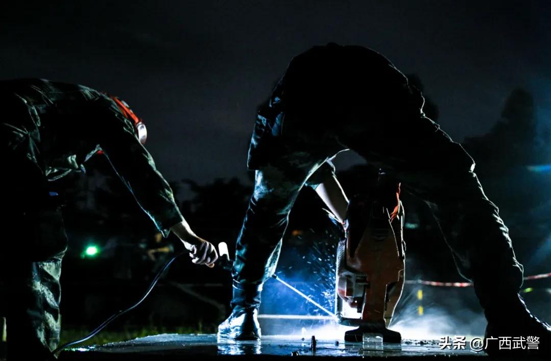 胆子小的，劝你轻易别当*警武**工兵...