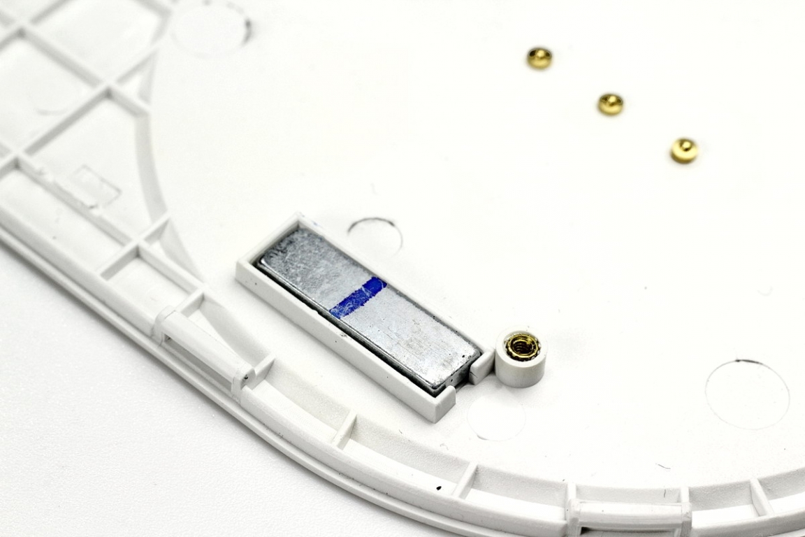 yeelight无线充电夜灯拆解,拆解cyansky手电筒