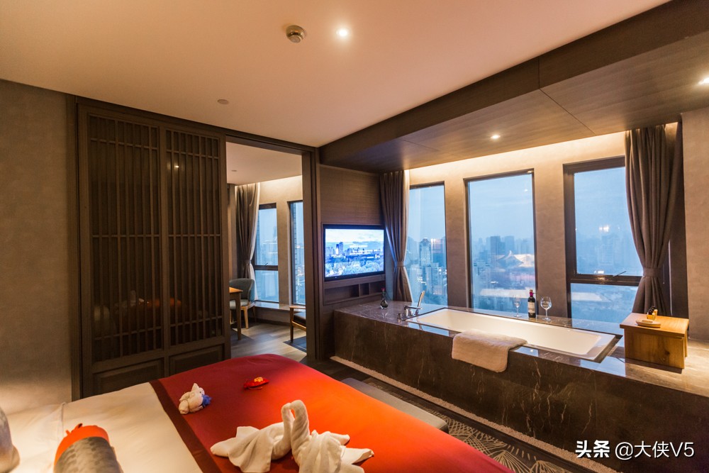 上海旅游值得打卡的酒店,来上海玩住哪里性价比比较高