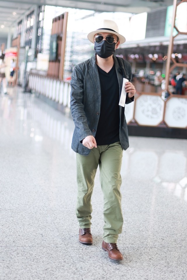 汪涵绿色西装,汪涵穿搭