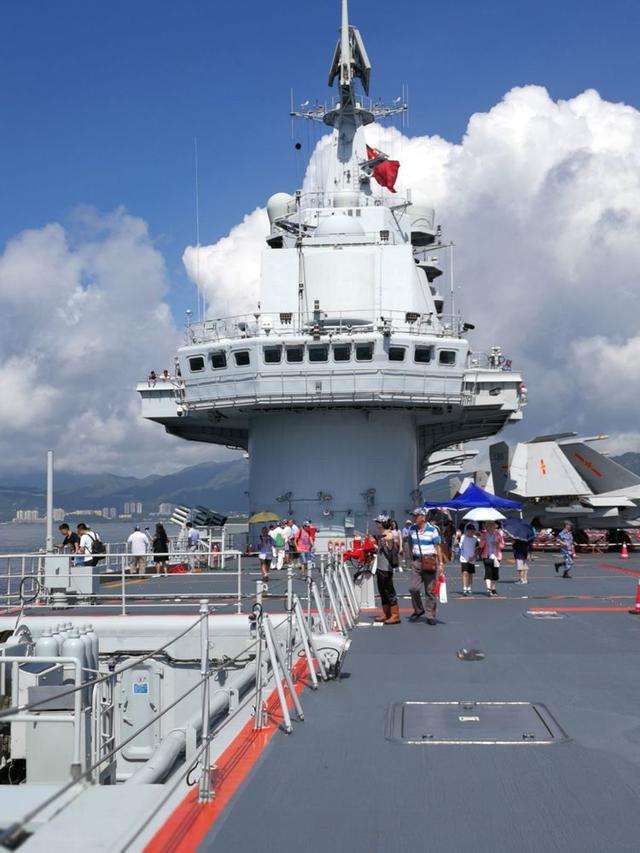 参观辽宁号航母,参观辽宁舰第一视角
