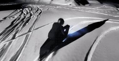 一辆能“隐身”的摩托，停路边贼都找不到