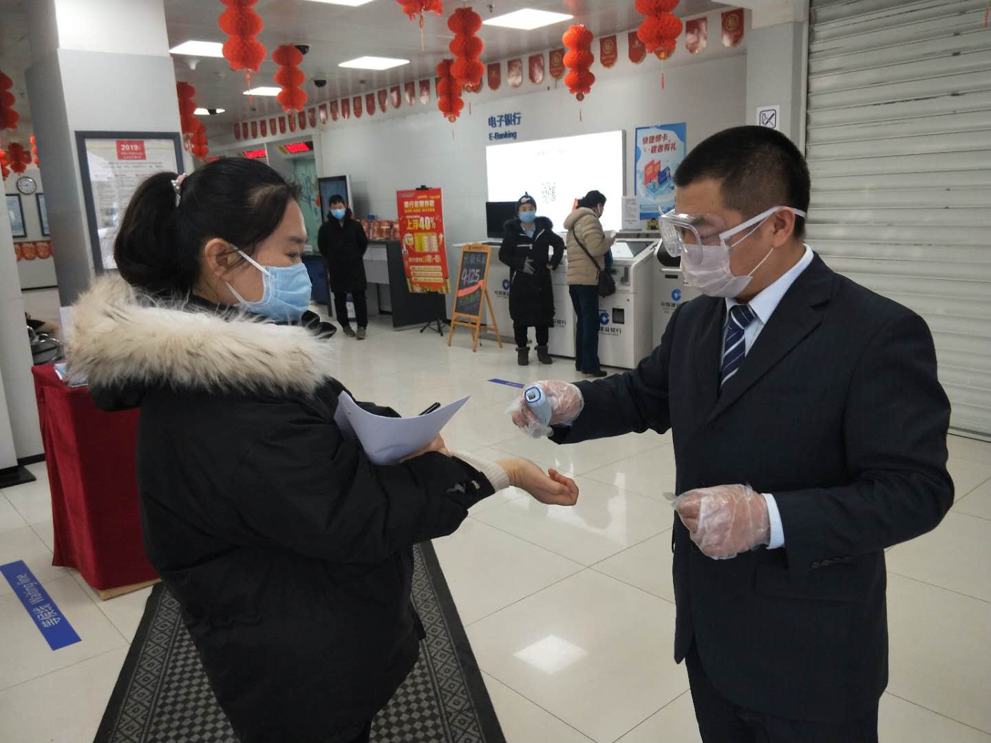 疫情防控不松懈本职工作不放松,疫情防控不松懈全力以赴促生产