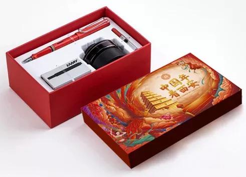 西安大唐不夜城感受一下灯火璀璨,国潮年货带给你不一样的年味