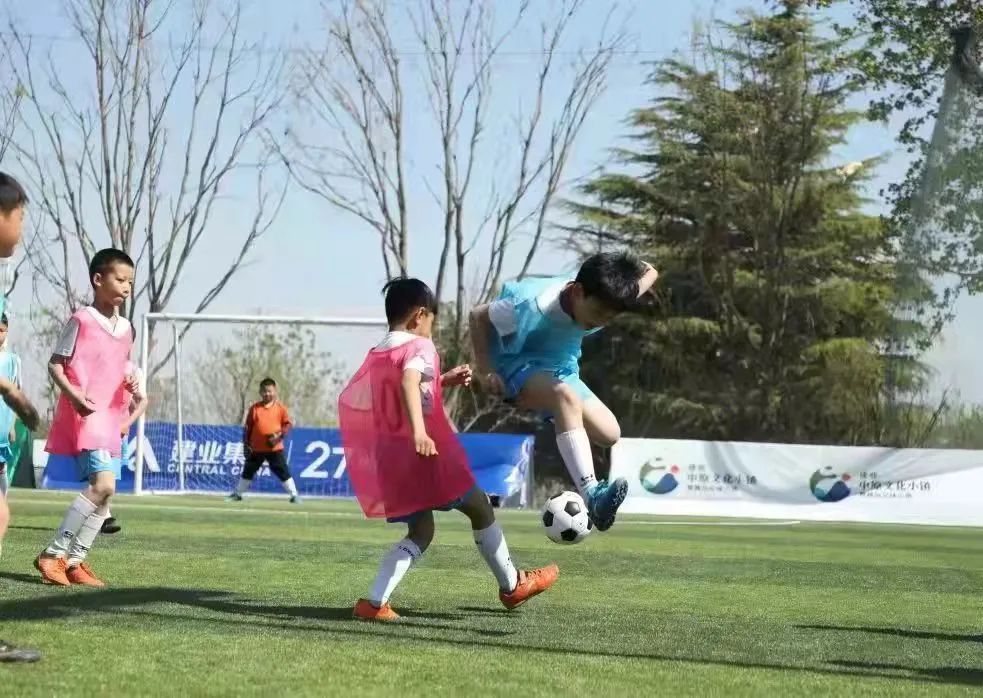 建业足球小镇现在重修状况,建业足球小镇现状