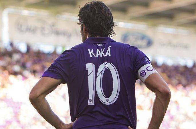 好看的足球壁纸高清,ac米兰壁纸高清全屏足球