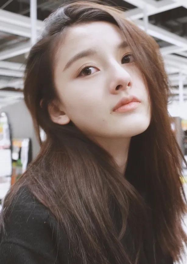 你的五官看起来很好画,你的五官是什么风格