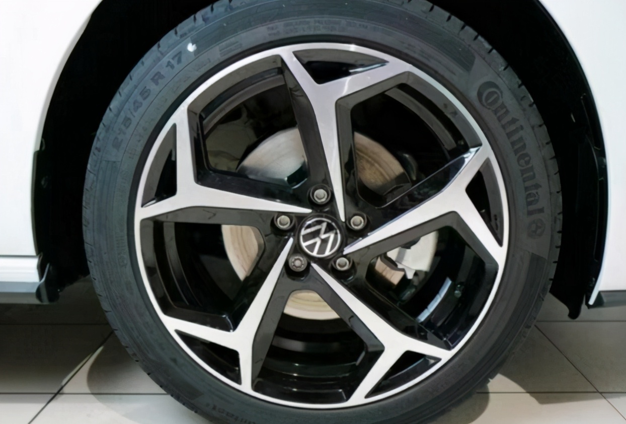 大众polo2022款图片及报价自动挡,2022款poloplus手动纵情乐活版